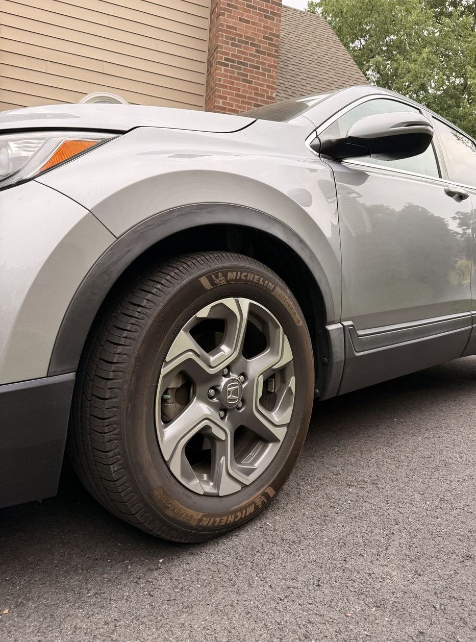 Honda CR-V wheel before detailing, brake dust