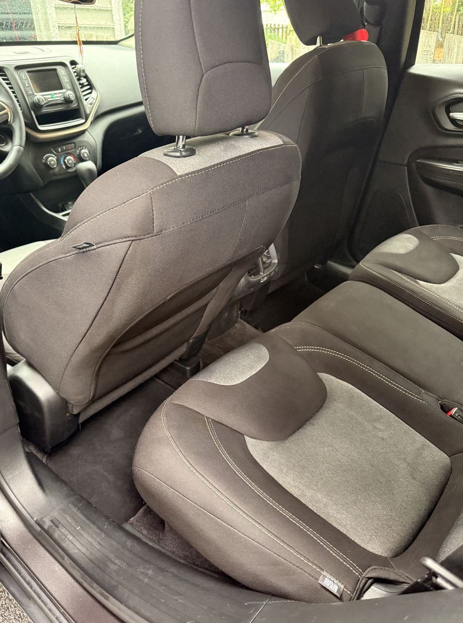 Jeep Cherokee rear seats after detailing